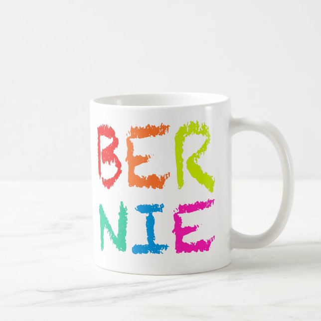 MUG "BERNIE" (DANS DES LETTRES D'ARC-EN-CIEL) (Droite)
