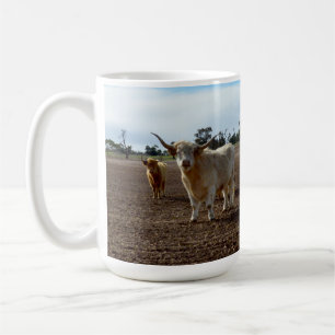 Mug Bétail en liberté : vol de blé par des vaches des