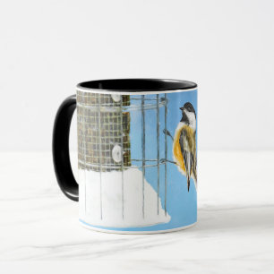 Mug Bickadee sur la peinture d'alimentation - Oiseaux