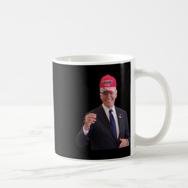 Mug Biden Porte Un Chapeau Trump 2024  (Droite)