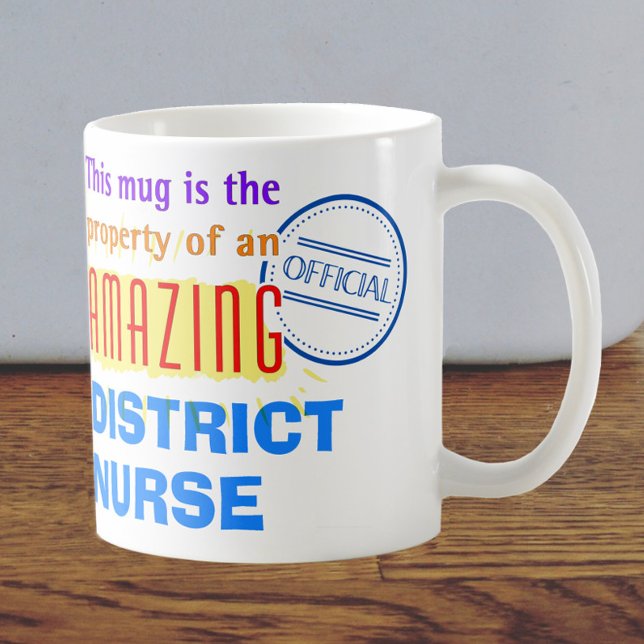 Mug Biens d'une infirmière de district Extraordinaire (Créateur téléchargé)