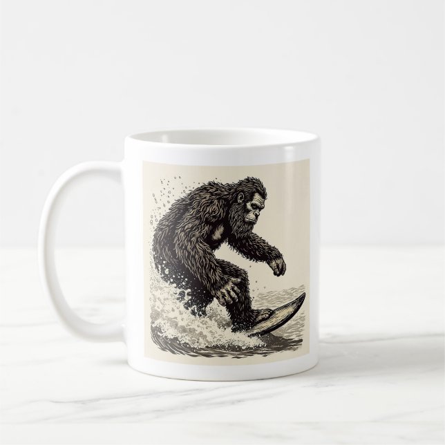 Mug Bigfoot faisant du surf (Gauche)
