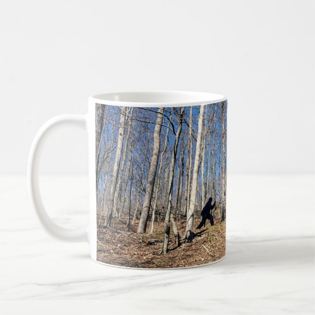 Mug Bigfoot marchant dans les bois (Gauche)