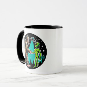 Mug Bigfoot rencontre un Alien