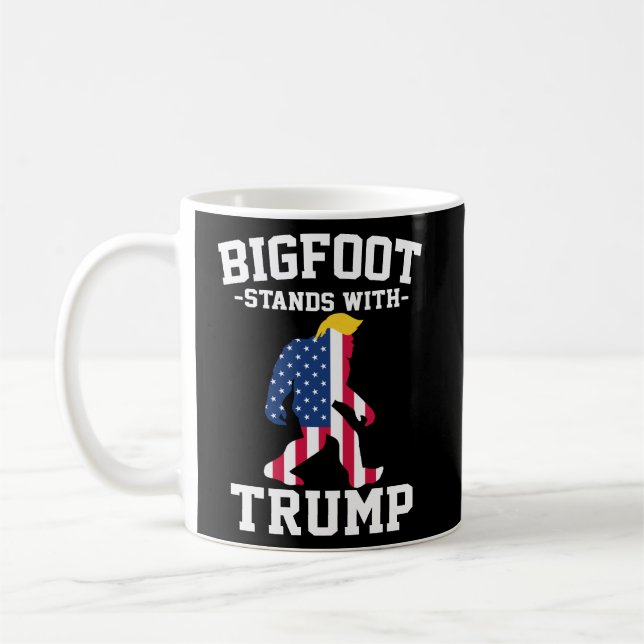 Mug Bigfoot Se Déplace Avec Les Élections Trump De 202 (Gauche)