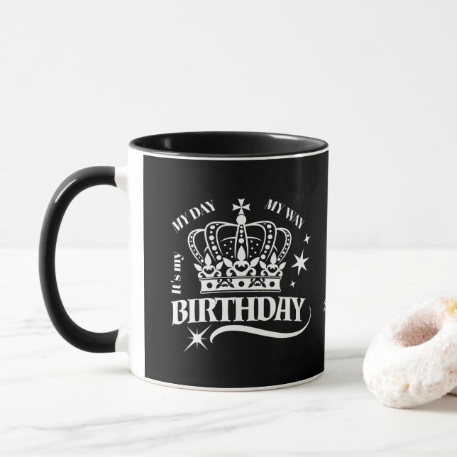 Mug Black Custom Elegant Birthday Crown Typography (Avec donut)