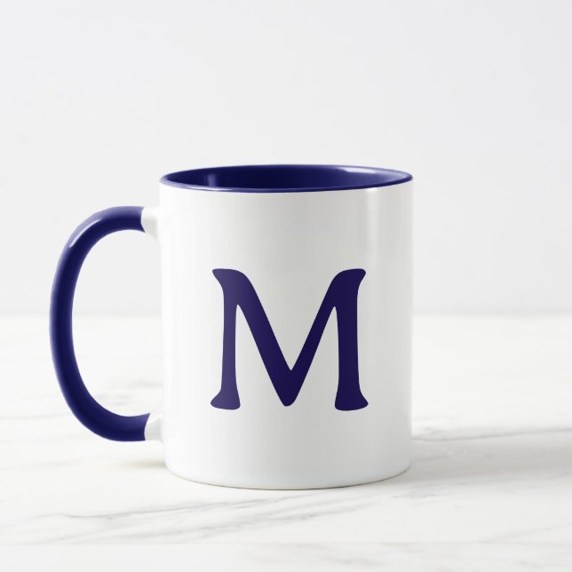 Mug blanc bleu marine moderne avec monogramme pers (Gauche)