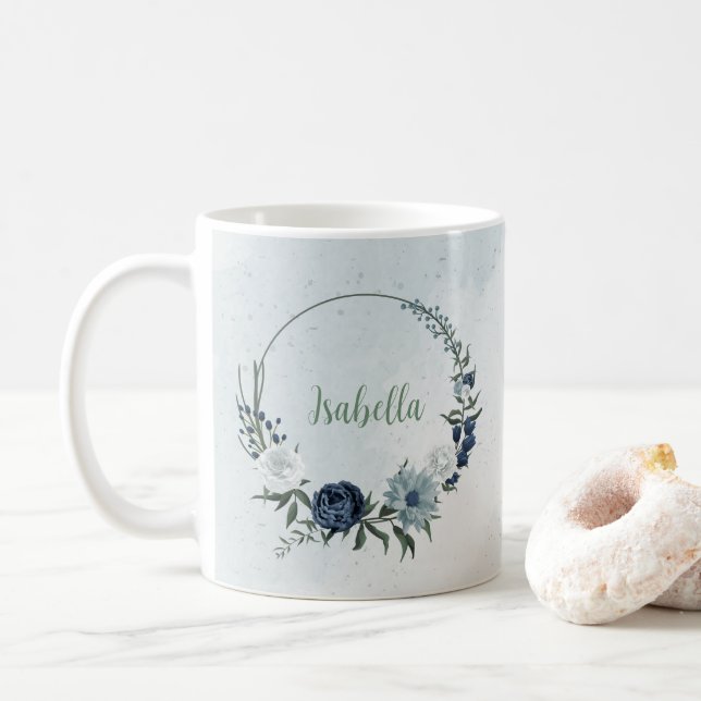 Mug blanc romantique poussiéreux & floral bleu marine (Avec donut)