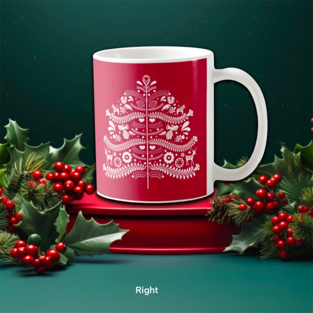 Mug Blanc sur arbre de Noël scandinave rouge (Créateur téléchargé)