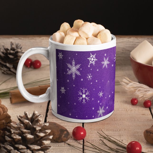 Mug Blanche-Neige, Blue Purple Background (White Snowflakes with Blue-Purple Background Coffee Mug)