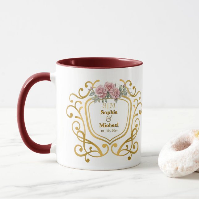 Mug Blason Floral Élégant avec Monogramme à Initiales  (Avec donut)