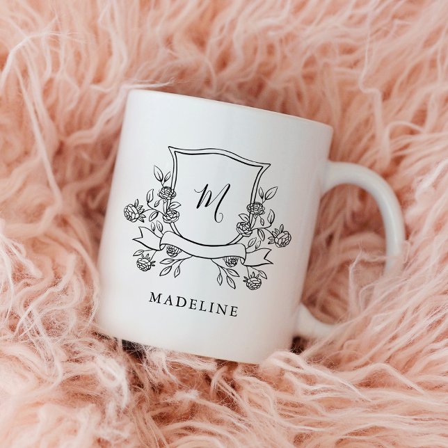 Mug Blason Floral Élégant | Monogramme et Nom (An elegant floral crest decorates this stylish mug.)