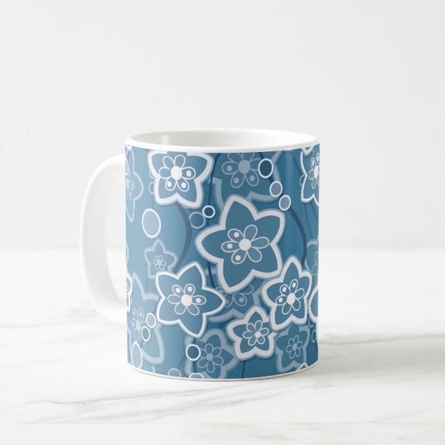 Mug bleu avec blanc, bleu, fleurs, floral, rustique, f (Devant gauche)