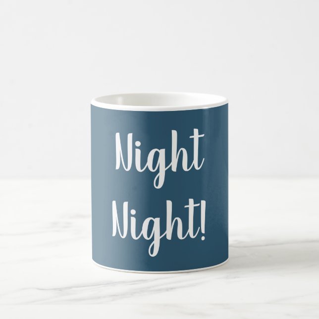 Mug bleu avec nuit en blanc Typographie (Centre)