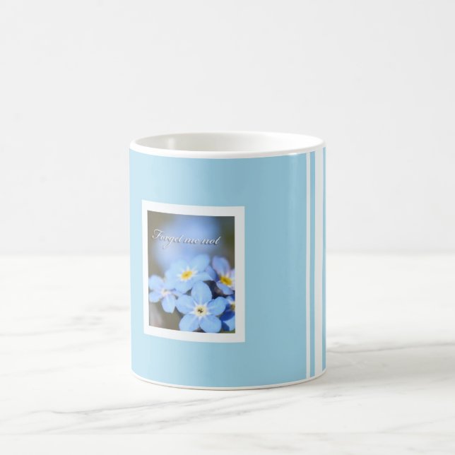 Mug Bleu-clair avec des myosotis des marais (Centre)