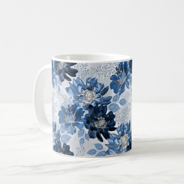 Mug Bleu clair, fleurs bleu foncé sur gris clair (Devant gauche)