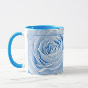 Mug Bleu-clair savoureux de photo florale s'est levé