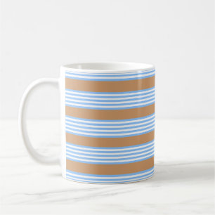 Mug Bleu et blanc cinq rayures motif avec café tan