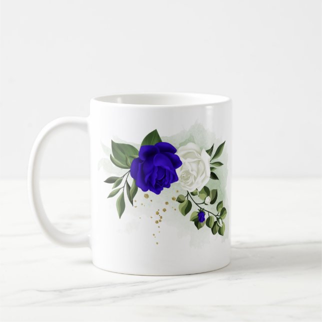 Mug bleu royal et fleurs blanches verdure (Gauche)