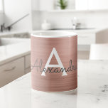 Mug Blush Pink - Rose Gold Metallic Monogram Nom<br><div class="desc">Blush Pink - Rose Gold Faux Metallic Acier Inoxydable Nom du monogramme et première tasse de café ou de thé. La tasse à café fait le cadeau parfait Noël ou Sweet 16,  18e,  30e,  40e,  50e,  60e anniversaire pour quelqu'un qui aime l'or rose moderne et élégant.</div>