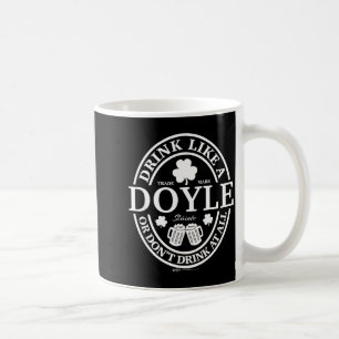 Mug Boire comme un trèfle de Doyle Saint-Patrick