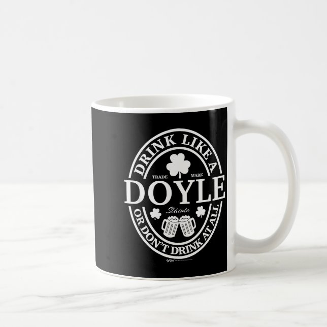Mug Boire comme un trèfle de Doyle Saint-Patrick  (Droite)