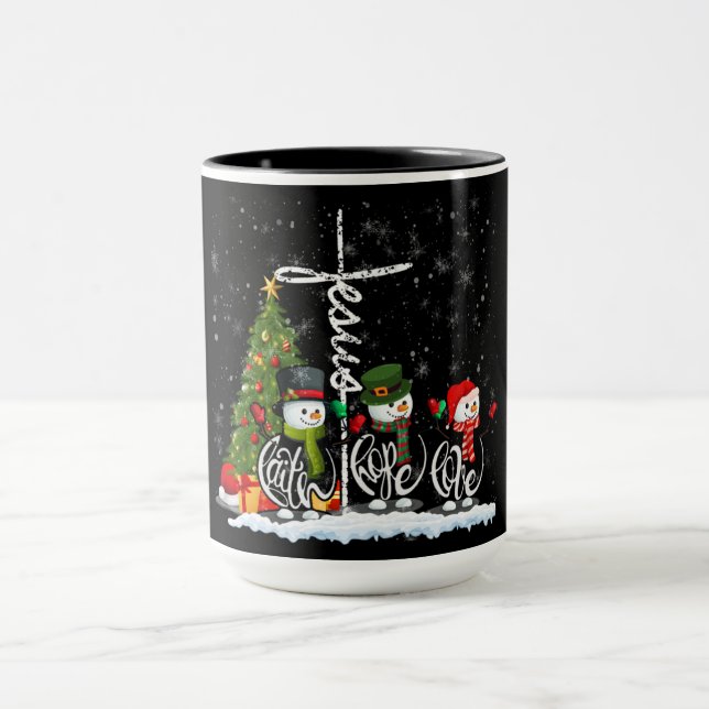 Mug Bonhommes de neige sous l'arbre : un message de No (Centre)