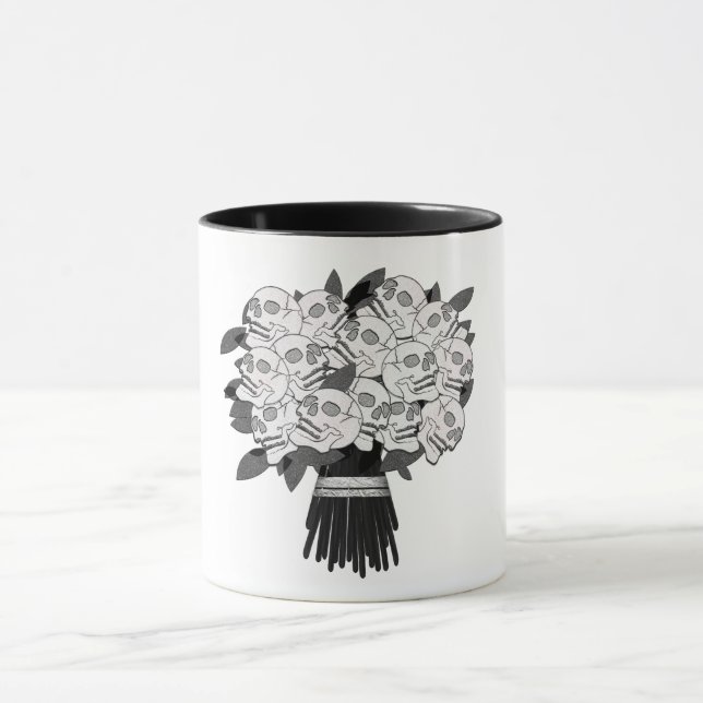 Mug Bouquet de roses de crâne noir et blanc gothique (Centre)