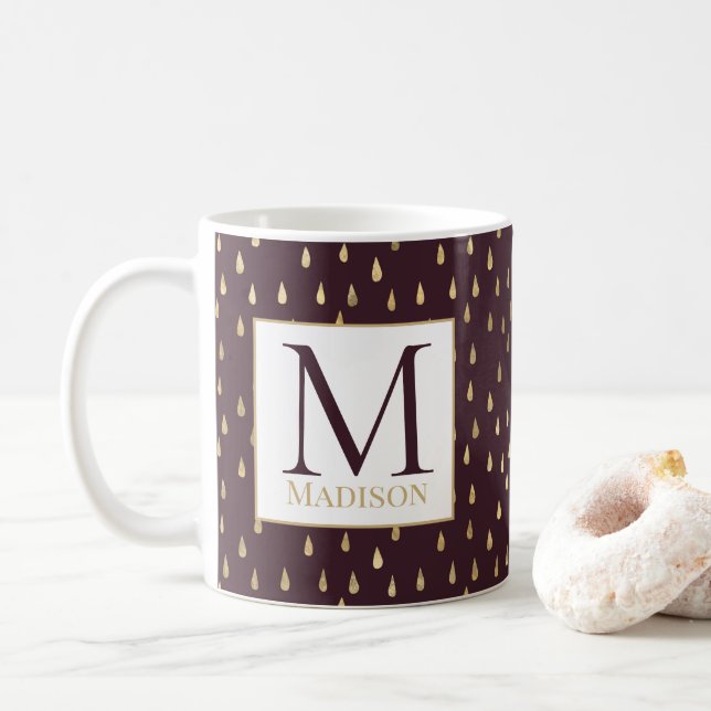 Mug Bourgogne Gold Raindrop Moderne Monogramme tendanc (Avec donut)