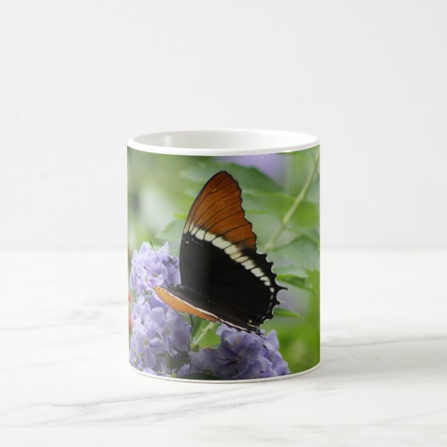 Mug Bouteille de jardin papillon (Centre)