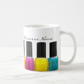 Mug Bouteilles colorées de vernis à ongles, salon
