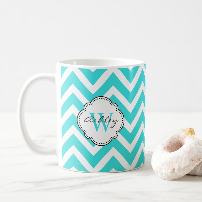 Mug Bright Aquamarine Chevron Stripes avec Monogramme (Avec donut)