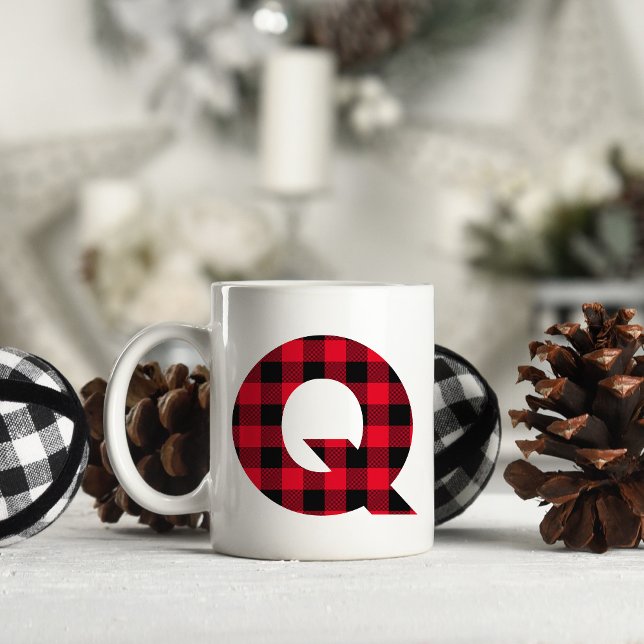 Mug Buffalo rouge et noir Plaqué en gras Lettre Q Mono (Letter Q Monogram Christmas Coffee Cup)