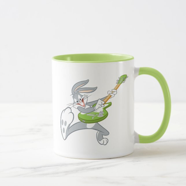 Mug BUGS BUNNY™ en train de jouer de la guitare (Droite)