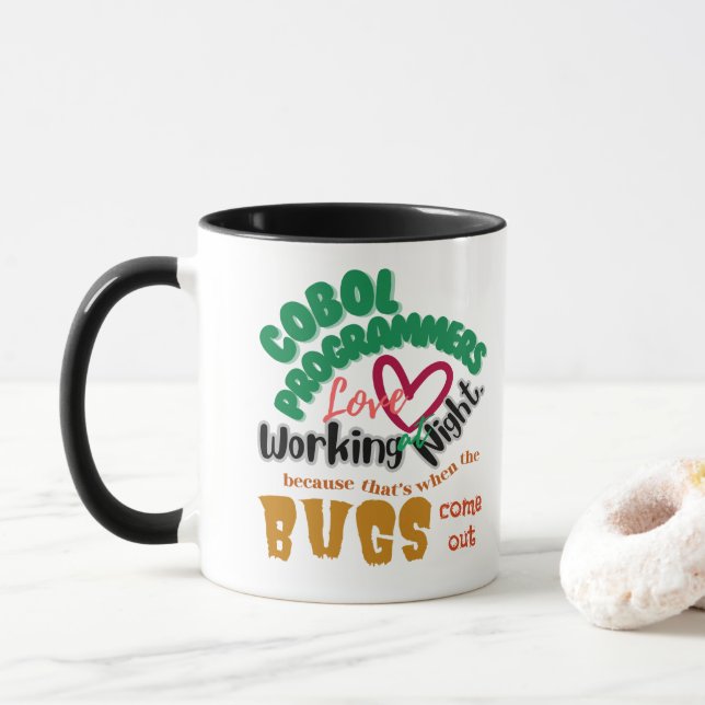 Mug Bugs Cobol Apparaît Tard La Nuit (Avec donut)