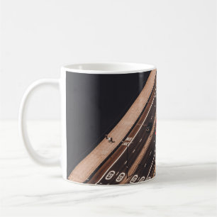 MUG BUS ROUGE ET BLANC FONCTIONNANT SUR LE PONT