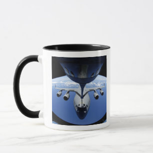 Mug C.A. - 17 Globemaster III reçoit le carburant