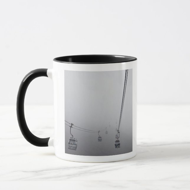 Mug Câble Ngong Ping dans le brouillard épais (Gauche)