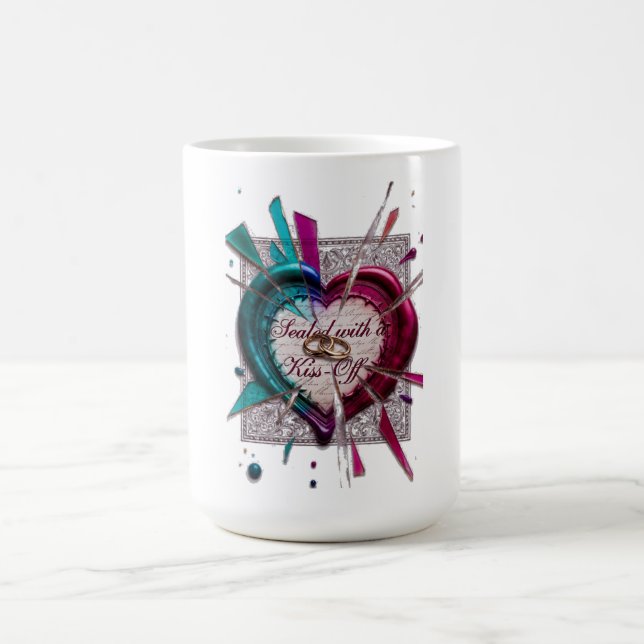 Mug Caché avec un T-Shirt Kiss-Off | Serment Brisé (Centre)