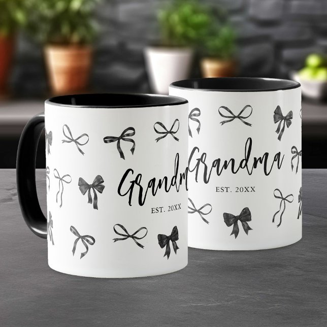 Mug Cadeau de Mamie avec des Nœuds et l'Année d'Arrivé (Créateur téléchargé)