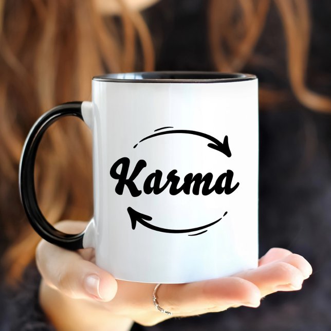 Mug Cadeau de typographie moderne sur le destin du kar (Karma Circle Yoga Fate Buddha Life Funny Black Mug)