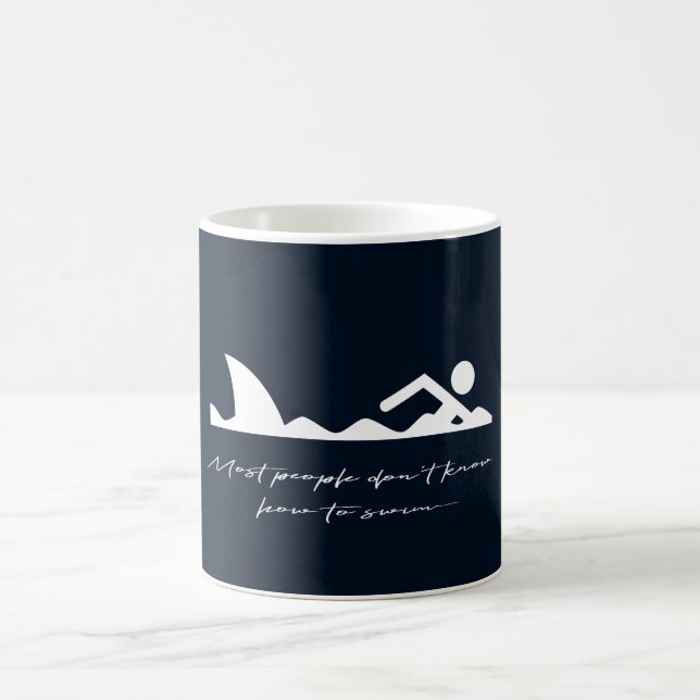Mug Cadeau drôle d'amant de sarcasme de requin de (Centre)