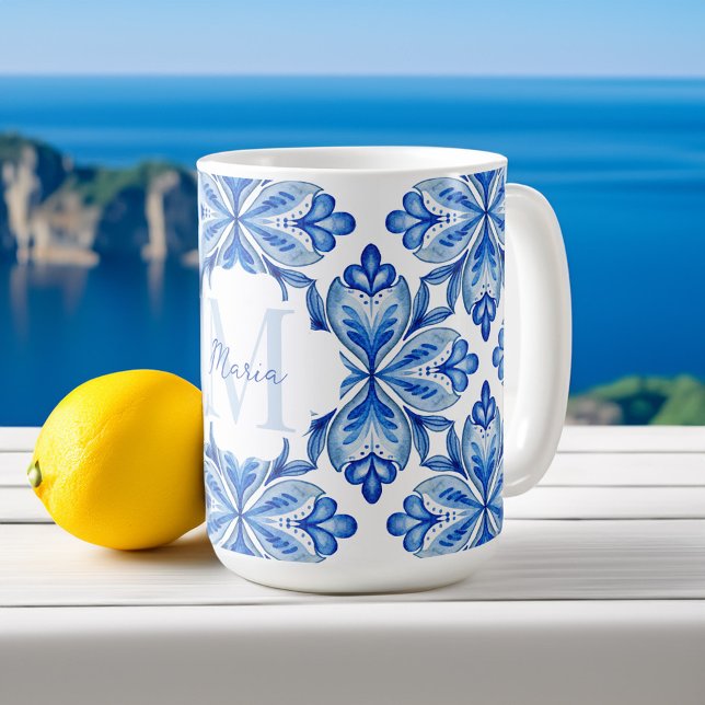 Mug Cadeaux de demaid Italien Bleu carreaux monogramme (Bridesmaid gifts Italian Blue tiles monogram personalized name Coffee Mug bridal party favors)