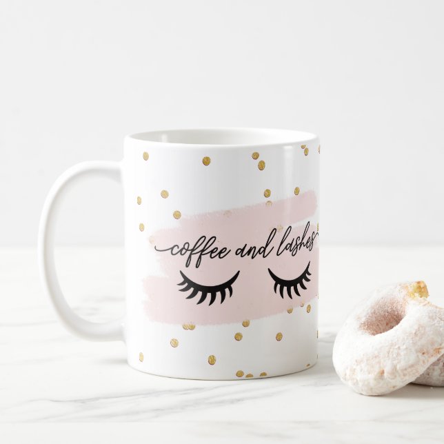 Mug Café Chic Blush et Lashes Or avec nom (Avec donut)