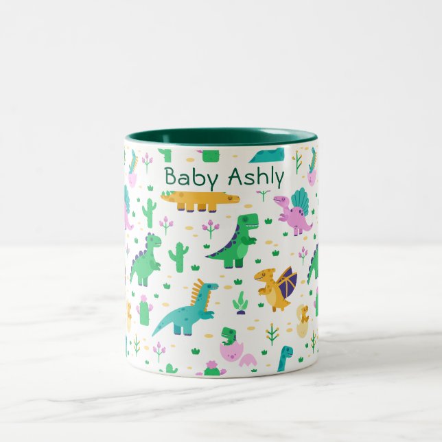 Mug café personnalisé avec le nom de bébé dinosaur (Centre)