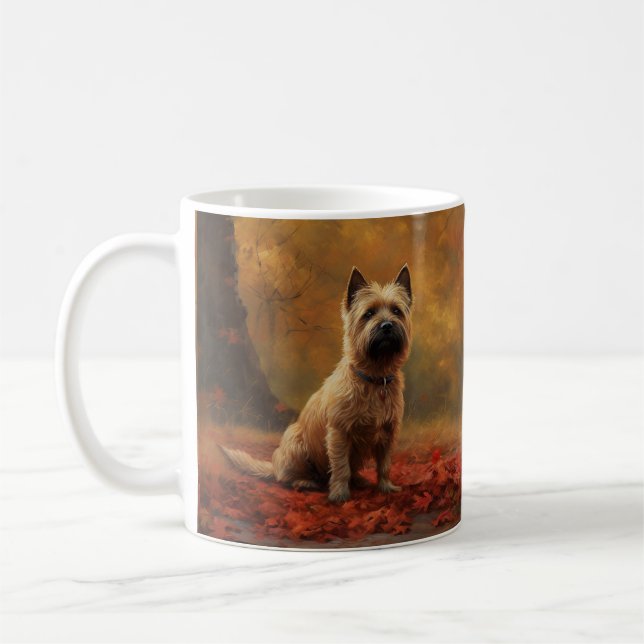 Mug Cairn Terrier dans les feuilles d'automne qui tomb (Gauche)
