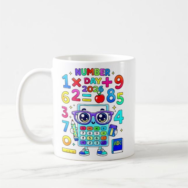 Mug Calculatrice de jour 2026 Conception de caractère  (Gauche)