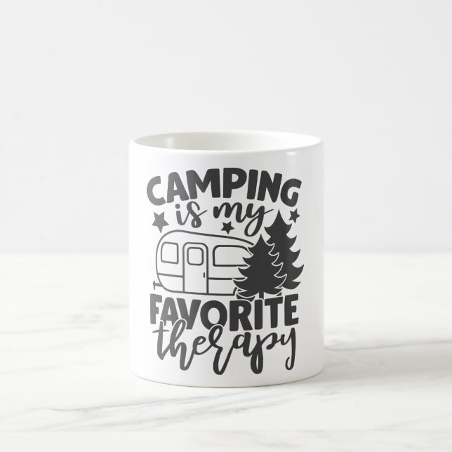 Mug Camping Est Ma Thérapie Préférée Drôle Camper Drôl (Centre)