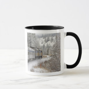 Mug Canada, Alberta. Train des neiges de VIA Rail entr