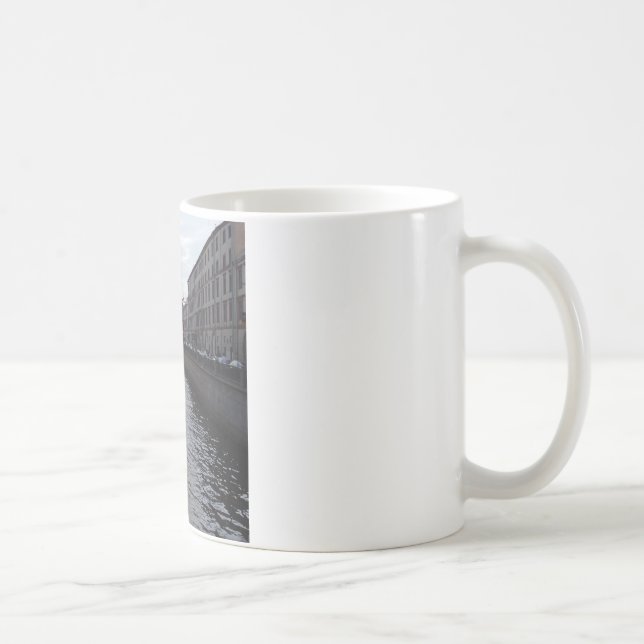 Mug Canal près de l'église du sang renversé (Droite)